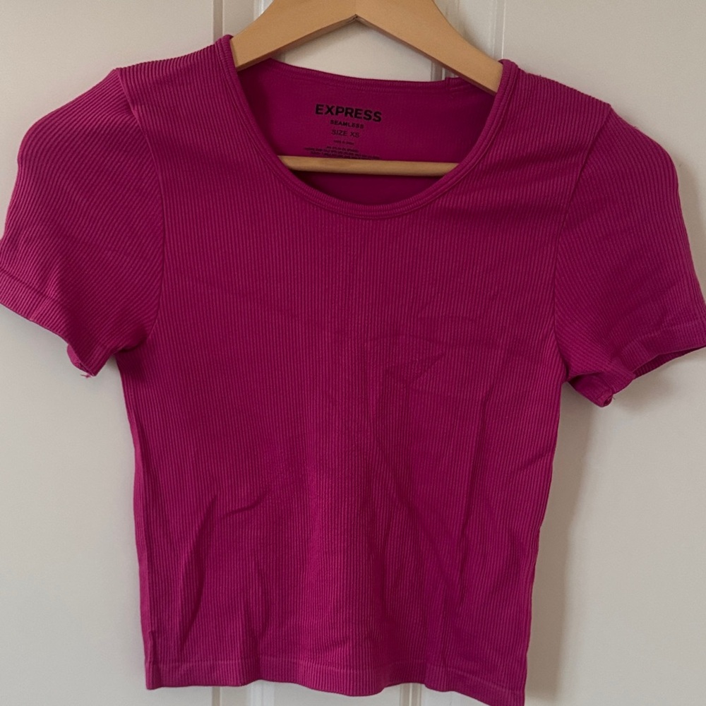 Express Cropped Stretchy Ribbed Tee - Fuchsia Pink
